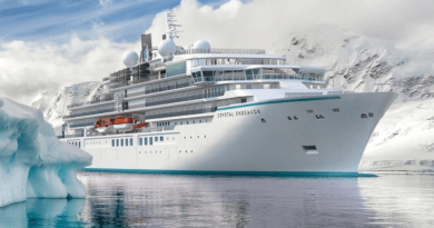 Voyages Crystal Cruises Endeavor