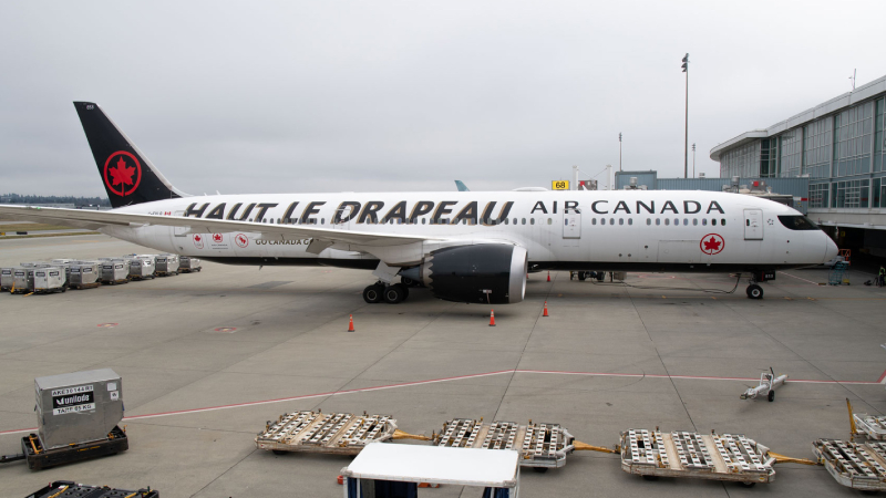 Air Canada's Boeing 787 Dreamliner with special livery