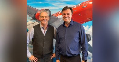 Mark Rubinstein, Chief Hope Officer at Hope Air (left) and Eddy Doyle, CEO of Canada Jetlines (right).