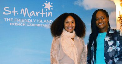 Travel advisors had a warm welcome for Valérie Damaseau, President of the St. Martin Tourist Office (L) and Aïda Weinum, its Director, whose first time it was in Canada.