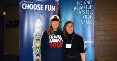 Carla D'Andrea, Eastern Canada Account Manager, VoX International (L), and Marilisa De Simone, Business Development Director, Carnival Cruise Line.