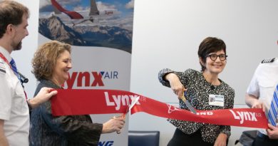 Lynx Air CEO, Merren McArthur is joined by Greater Toronto Airports Authority VP of Stakeholder Relations and Communications, Karen Mazurkewich for an official ribbon cutting celebration at Toronto Pearson Airport.