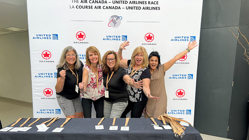 Left to right: Cathy Cangemi & Stacey Nishikawa from United Airlines and Edna Ray, Tracy Bellamy & Naz Javidneshan from Air Canada
