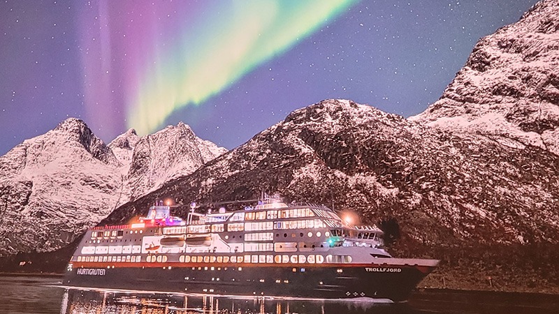 Mother Nature showing her best during a Hurtigruten Northern Lights cruise